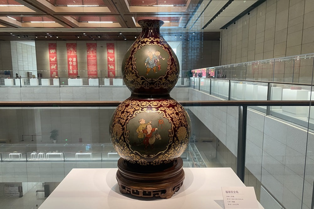The Ancient Shine That Lasts for Centuries: Discovering the Art of Oriental Lacquerware