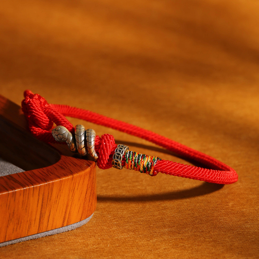 Pulsera de la suerte con amuleto de serpiente de plata de ley 925 con hilo rojo del Año de la Serpiente 