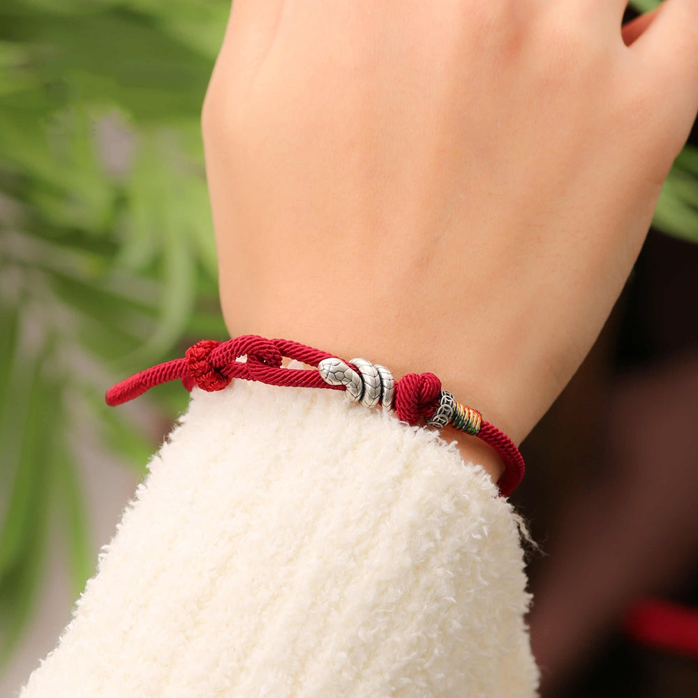 Pulsera de la suerte con amuleto de serpiente de plata de ley 925 con hilo rojo del Año de la Serpiente 